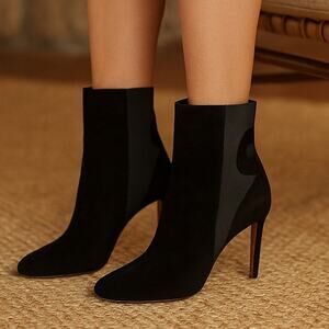 Alaia 39 Luxury $1200 Suede Pull On Circle Ankle Boots Stiletto Heel Black Sexy